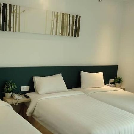 Fuller Hotel Kulim Extérieur photo