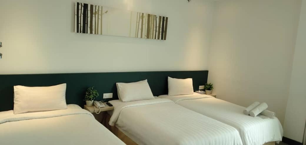 Fuller Hotel Kulim Extérieur photo